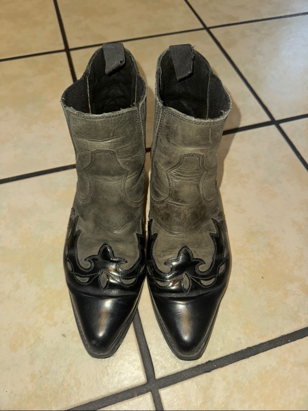 Two-Tone Western Cowboy Ankle Boot - Olive & Black